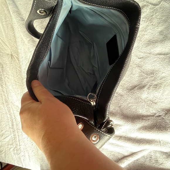 Coach - Picture 4 of 4